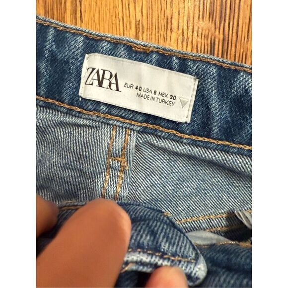 Zara Blue Denim Ripped Raw Hem High-Rise Straight Wide Leg Jeans Size 8 Tall - Picture 5 of 6